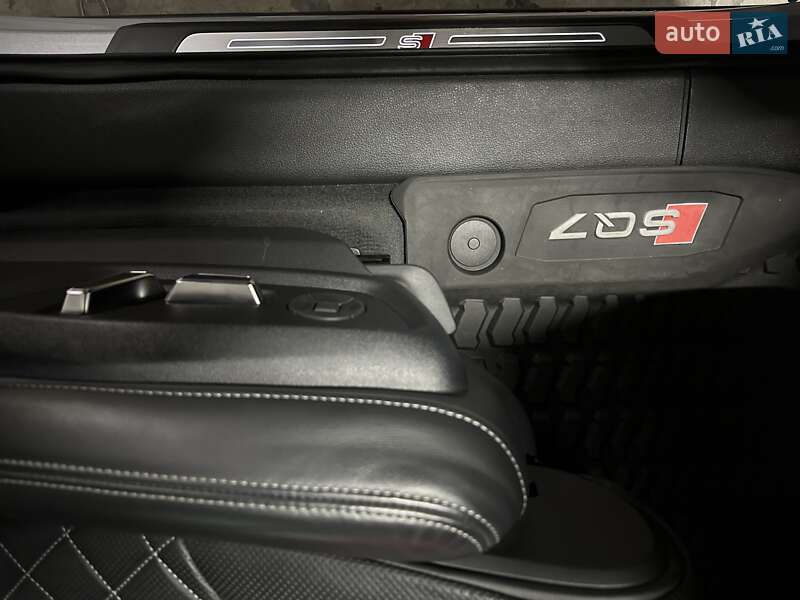 Внедорожник / Кроссовер Audi SQ7 2020 в Киеве
