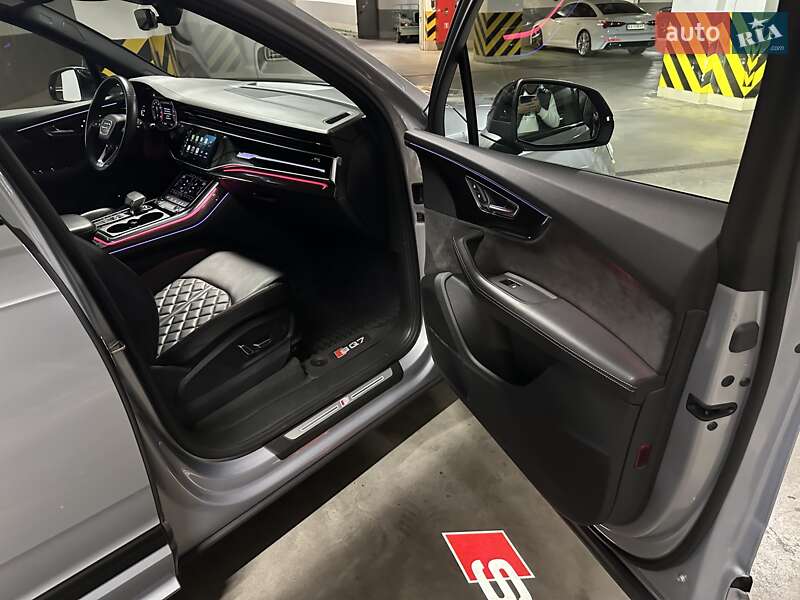 Внедорожник / Кроссовер Audi SQ7 2020 в Киеве