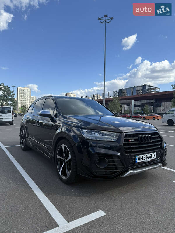 Позашляховик / Кросовер Audi SQ7 2017 в Києві