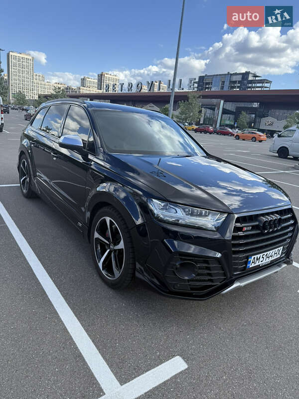 Позашляховик / Кросовер Audi SQ7 2017 в Києві