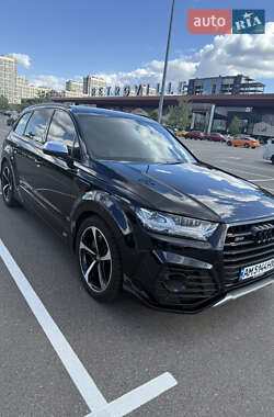 Позашляховик / Кросовер Audi SQ7 2017 в 