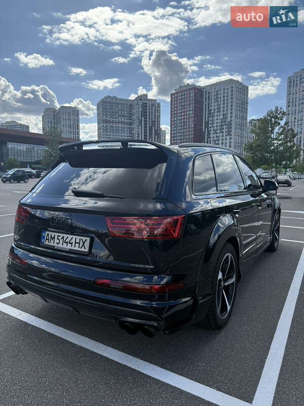 Позашляховик / Кросовер Audi SQ7 2017 в Києві