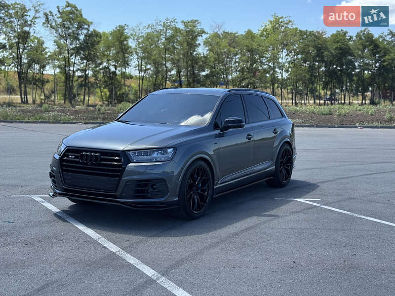 Внедорожник / Кроссовер Audi SQ7 2018 в Днепре