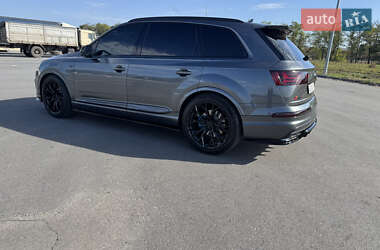 Внедорожник / Кроссовер Audi SQ7 2018 в 