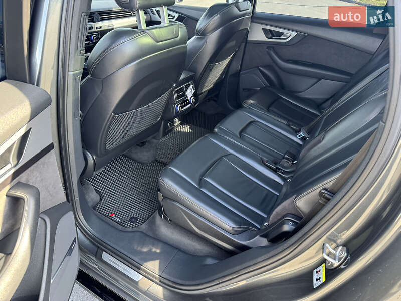 Внедорожник / Кроссовер Audi SQ7 2018 в Днепре