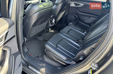 Внедорожник / Кроссовер Audi SQ7 2018 в 