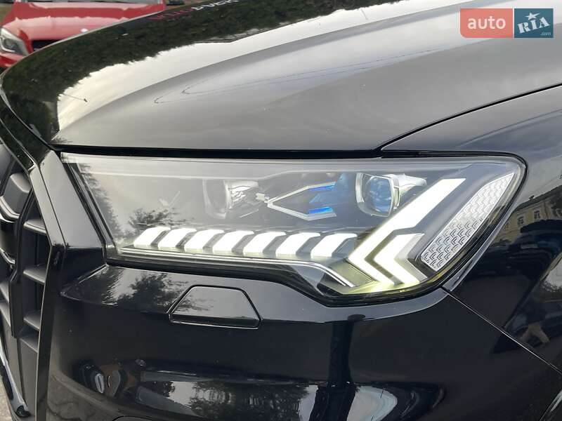 Внедорожник / Кроссовер Audi SQ7 2020 в Киеве