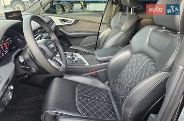 Внедорожник / Кроссовер Audi SQ7 2018 в 