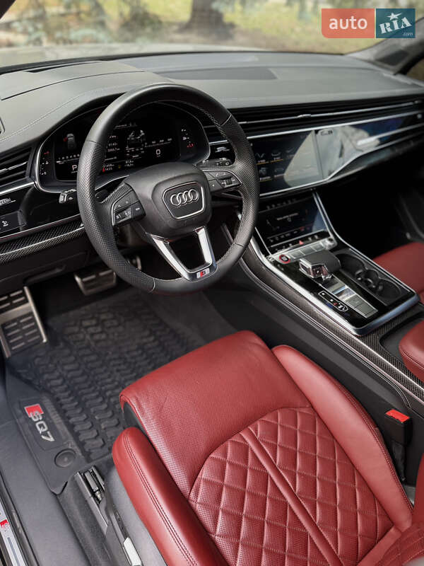 Внедорожник / Кроссовер Audi SQ7 2022 в Днепре
