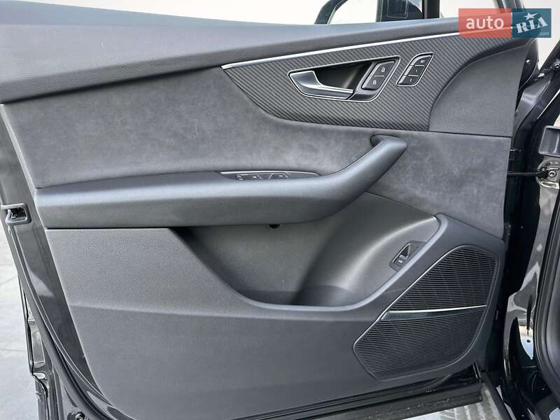 Внедорожник / Кроссовер Audi SQ7 2024 в Киеве