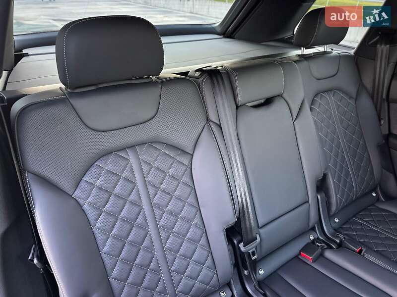 Внедорожник / Кроссовер Audi SQ7 2024 в Киеве