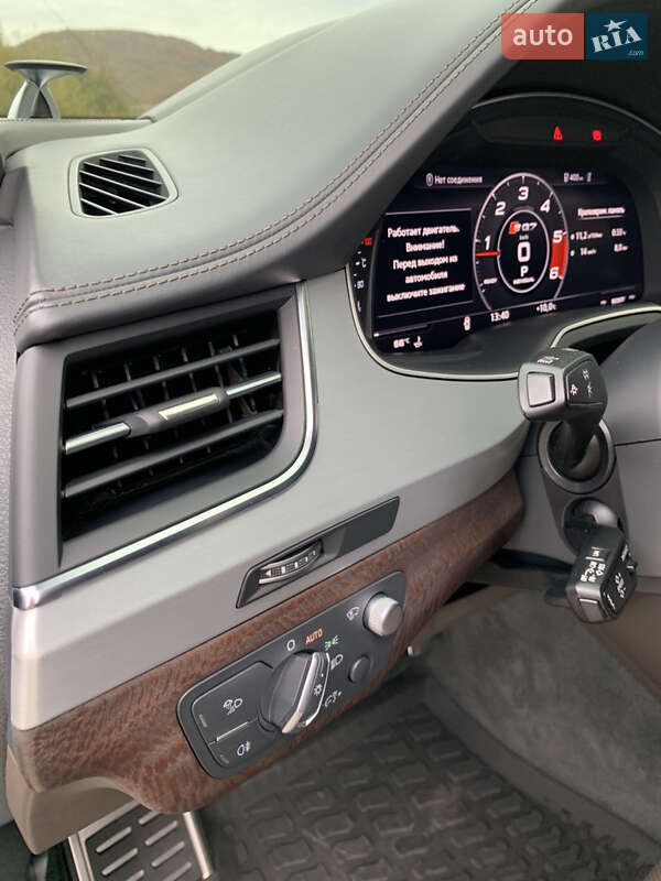 Внедорожник / Кроссовер Audi SQ7 2018 в Сваляве