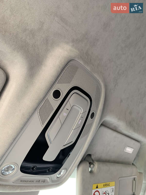 Внедорожник / Кроссовер Audi SQ7 2018 в Сваляве