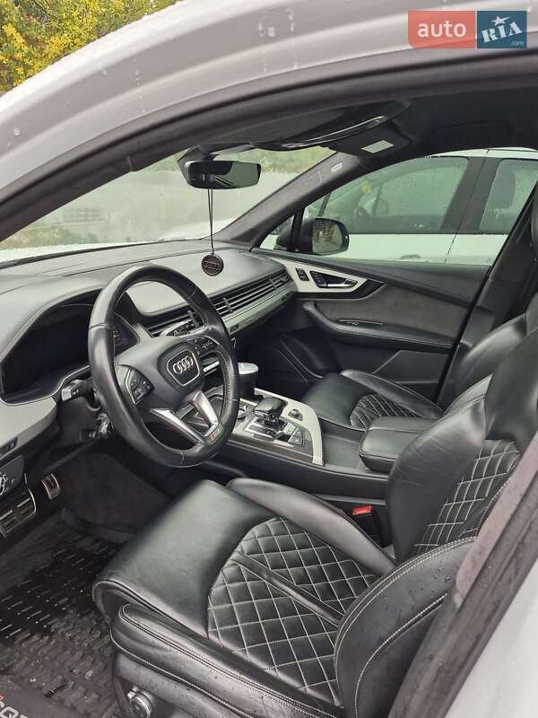 Позашляховик / Кросовер Audi SQ7 2017 в Дніпрі