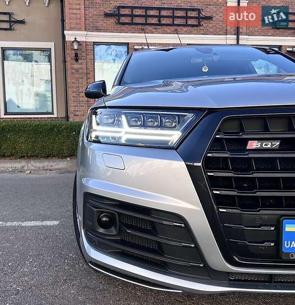 Внедорожник / Кроссовер Audi SQ7 2017 в Киеве