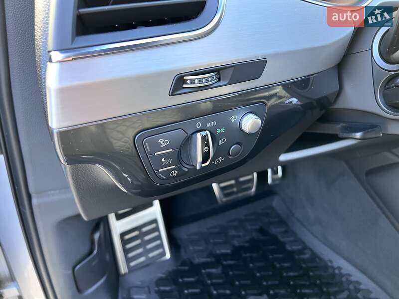 Внедорожник / Кроссовер Audi SQ7 2017 в Киеве