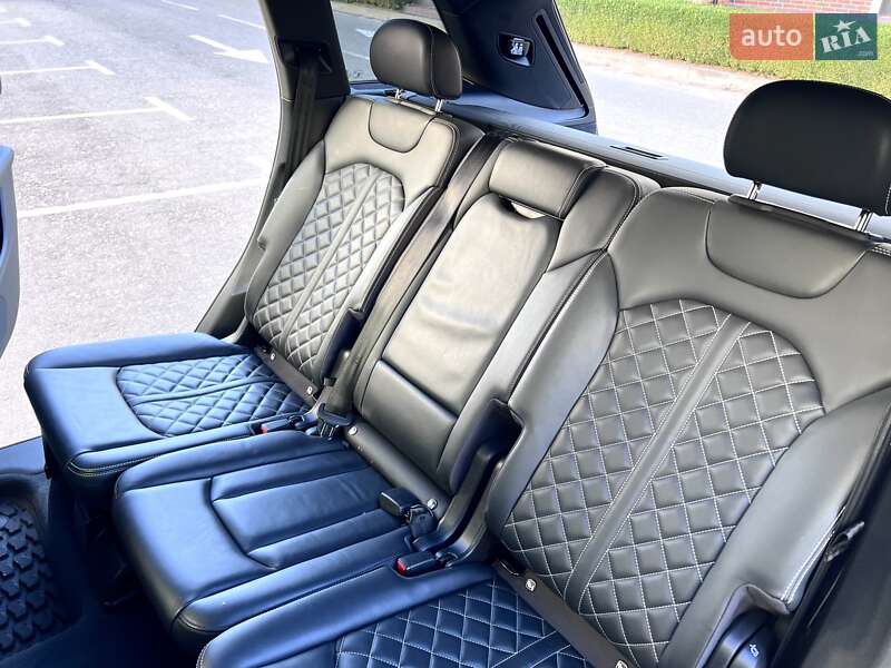 Внедорожник / Кроссовер Audi SQ7 2017 в Киеве