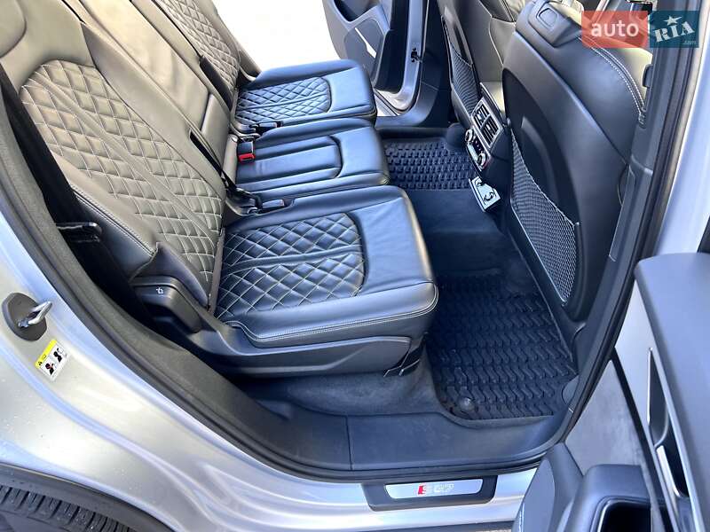 Внедорожник / Кроссовер Audi SQ7 2017 в Киеве