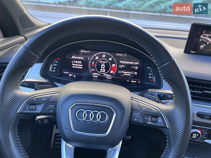 Внедорожник / Кроссовер Audi SQ7 2017 в Киеве