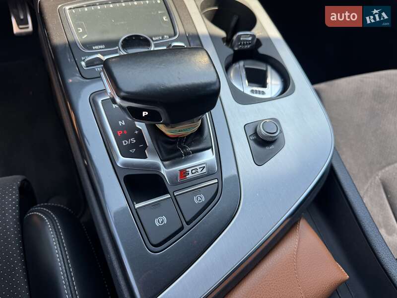 Позашляховик / Кросовер Audi SQ7 2017 в Києві