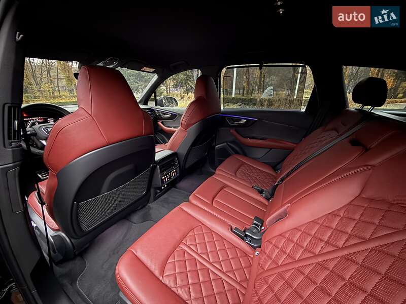 Позашляховик / Кросовер Audi SQ7 2024 в Києві