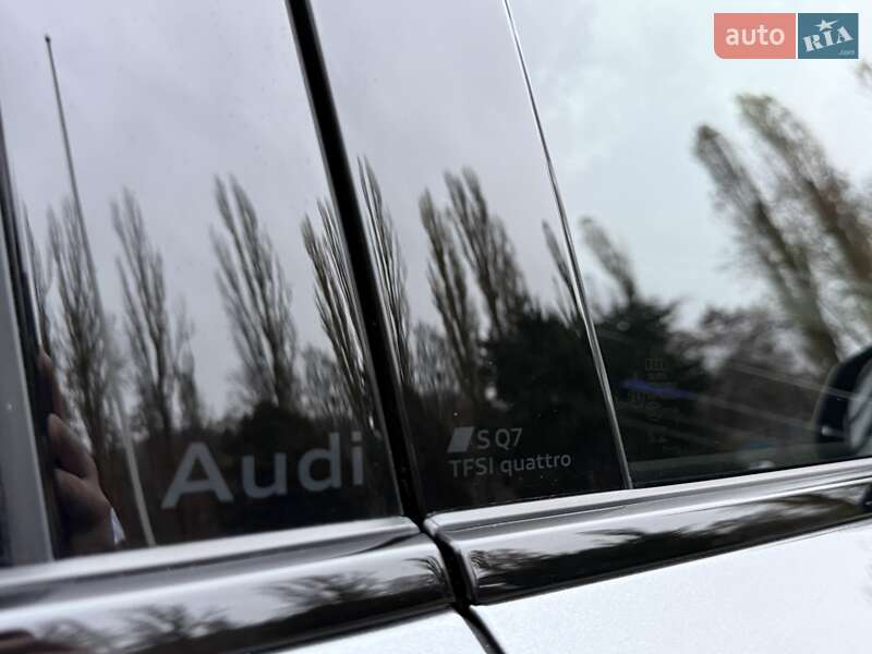 Позашляховик / Кросовер Audi SQ7 2024 в Києві
