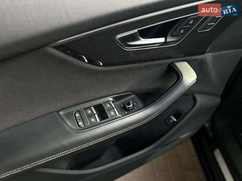 Позашляховик / Кросовер Audi SQ7 2020 в Києві