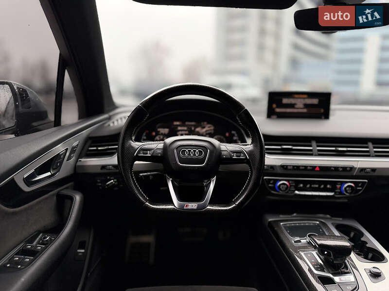Позашляховик / Кросовер Audi SQ7 2017 в Києві