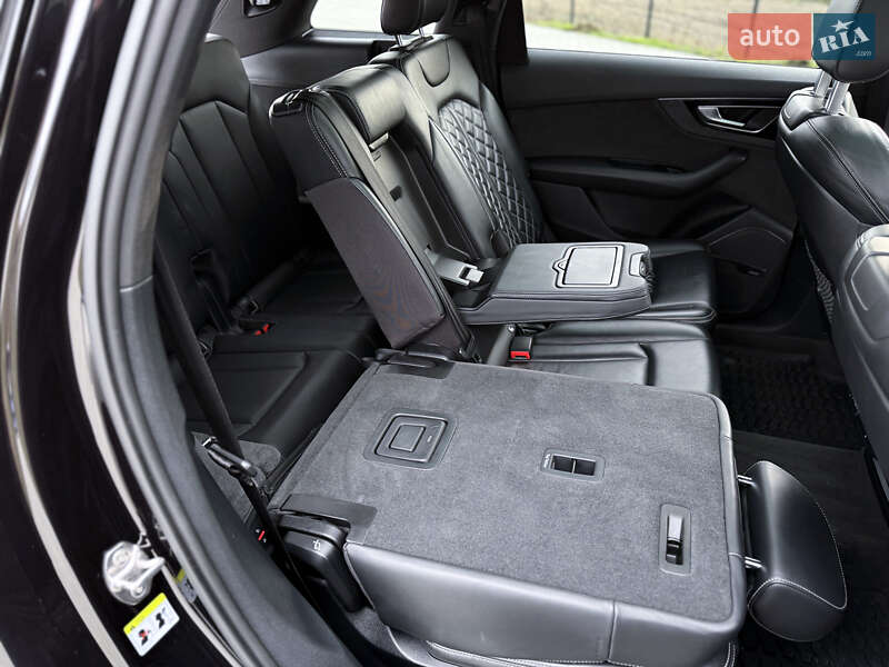 Внедорожник / Кроссовер Audi SQ7 2018 в Черновцах