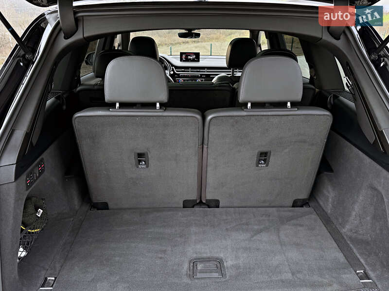 Внедорожник / Кроссовер Audi SQ7 2018 в Черновцах