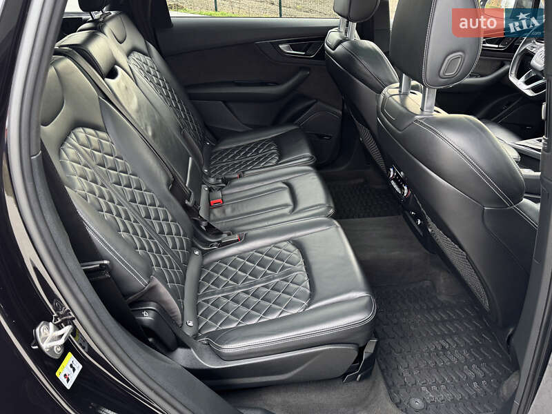 Внедорожник / Кроссовер Audi SQ7 2018 в Черновцах