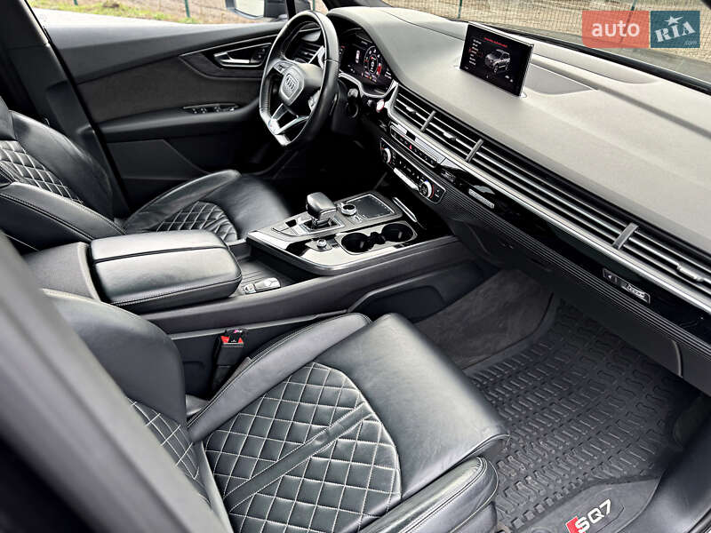 Внедорожник / Кроссовер Audi SQ7 2018 в Черновцах