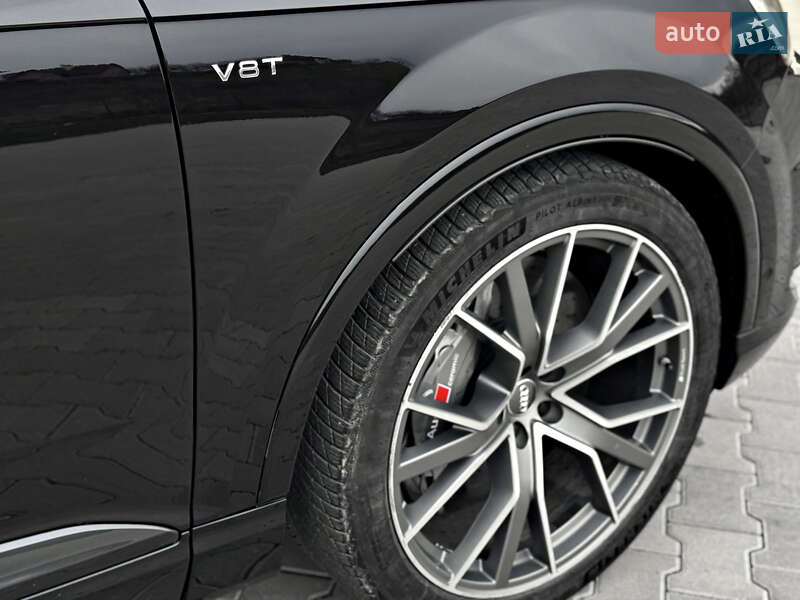 Внедорожник / Кроссовер Audi SQ7 2018 в Черновцах