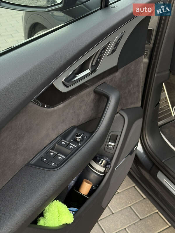 Внедорожник / Кроссовер Audi SQ7 2018 в Черновцах