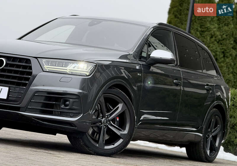 Позашляховик / Кросовер Audi SQ7 2017 в Стрию