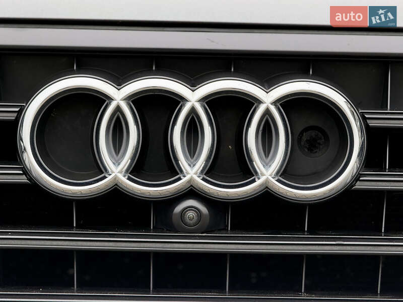 Позашляховик / Кросовер Audi SQ7 2017 в Стрию