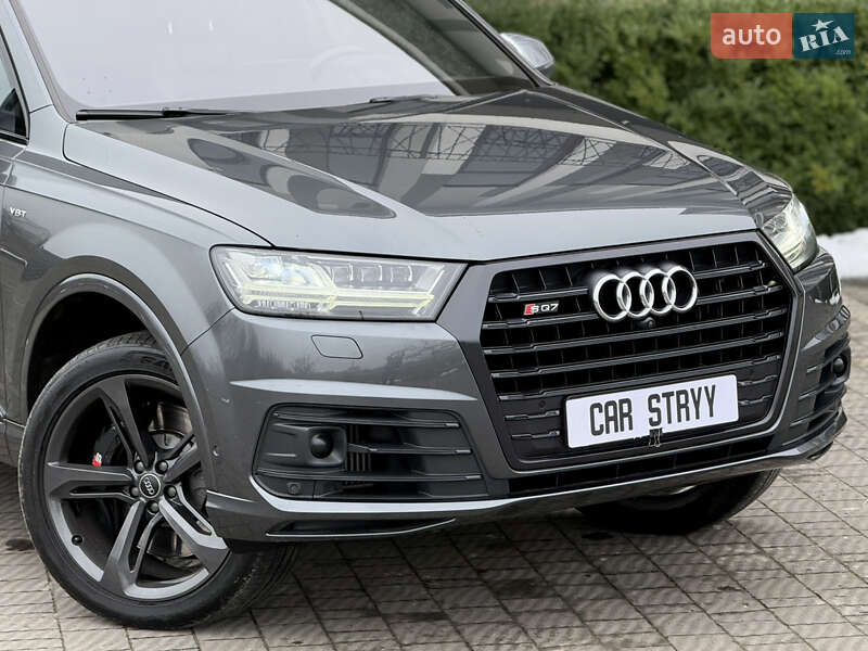 Позашляховик / Кросовер Audi SQ7 2017 в Стрию