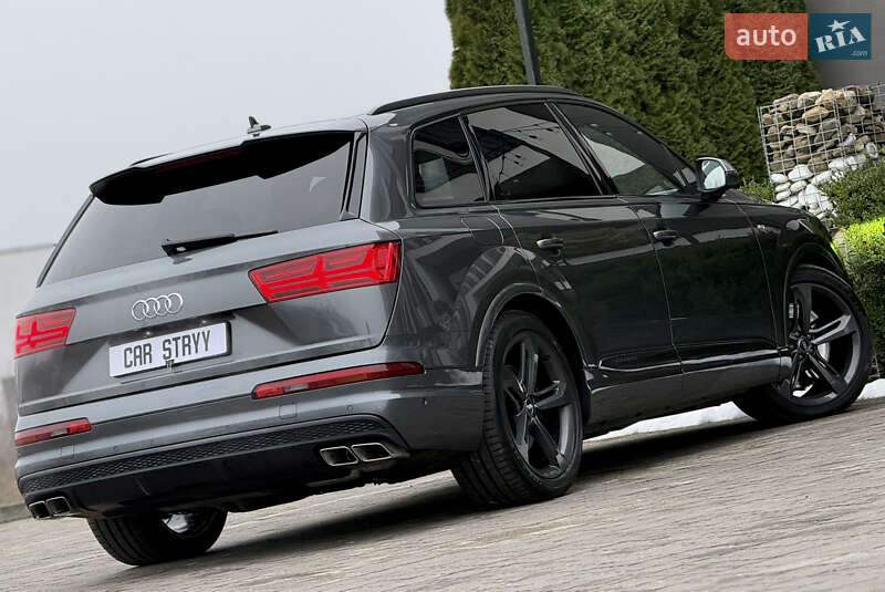 Позашляховик / Кросовер Audi SQ7 2017 в Стрию