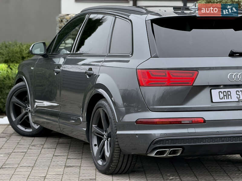 Позашляховик / Кросовер Audi SQ7 2017 в Стрию