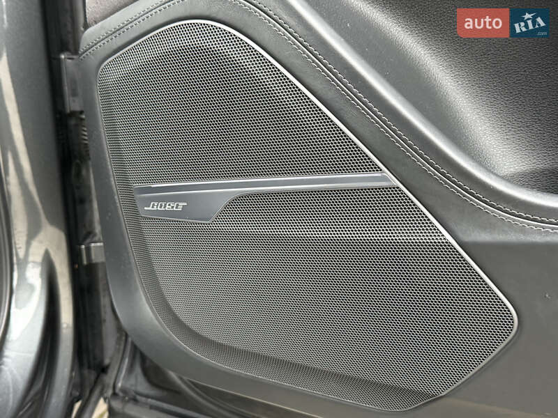 Позашляховик / Кросовер Audi SQ7 2017 в Стрию