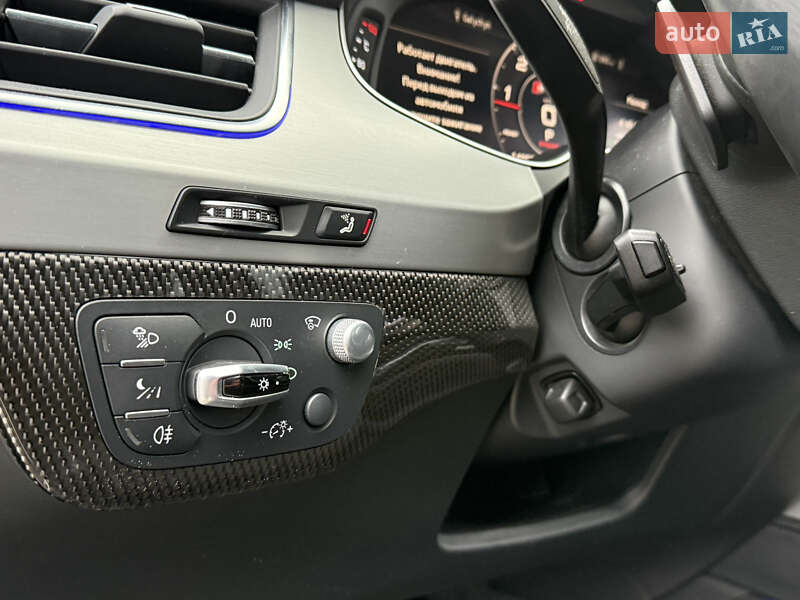 Позашляховик / Кросовер Audi SQ7 2017 в Стрию