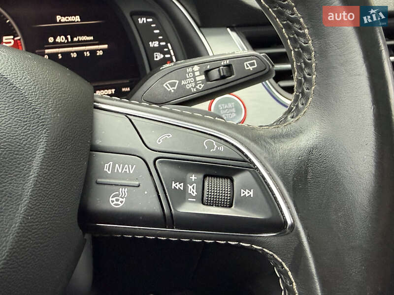 Позашляховик / Кросовер Audi SQ7 2017 в Стрию