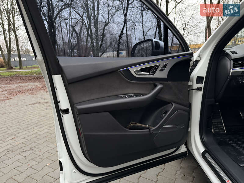 Внедорожник / Кроссовер Audi SQ7 2017 в Киеве фото 30 Внедорожник / Кроссовер Audi SQ7 2017 в Киеве