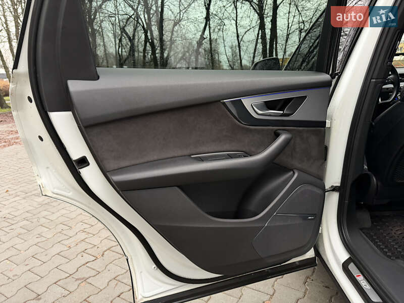 Внедорожник / Кроссовер Audi SQ7 2017 в Киеве фото 35 Внедорожник / Кроссовер Audi SQ7 2017 в Киеве