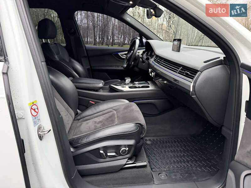 Внедорожник / Кроссовер Audi SQ7 2017 в Киеве фото 44 Внедорожник / Кроссовер Audi SQ7 2017 в Киеве