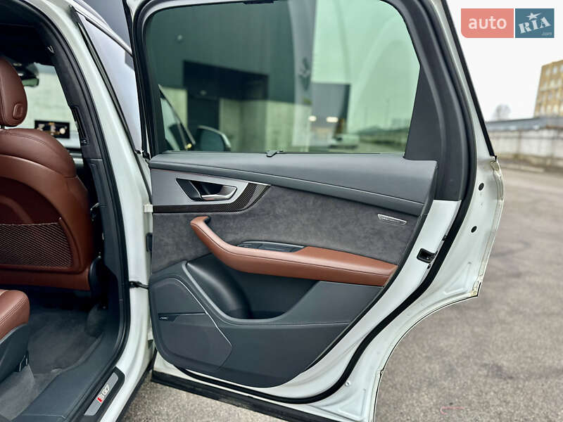 Внедорожник / Кроссовер Audi SQ7 2017 в Киеве фото 56 Внедорожник / Кроссовер Audi SQ7 2017 в Киеве