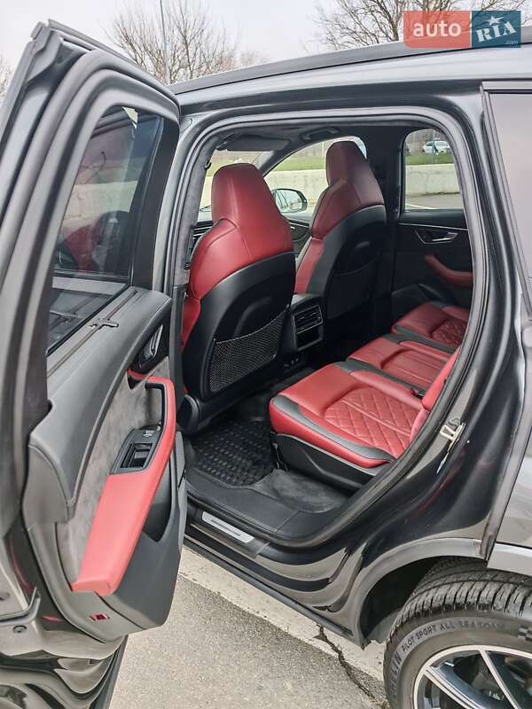 Позашляховик / Кросовер Audi SQ7 2020 в Дніпрі