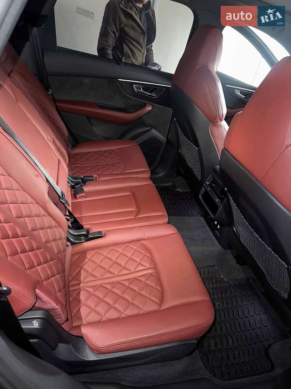 Внедорожник / Кроссовер Audi SQ7 2020 в Киеве фото 12 Внедорожник / Кроссовер Audi SQ7 2020 в Киеве