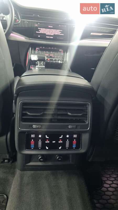 Позашляховик / Кросовер Audi SQ7 2020 в Чернівцях