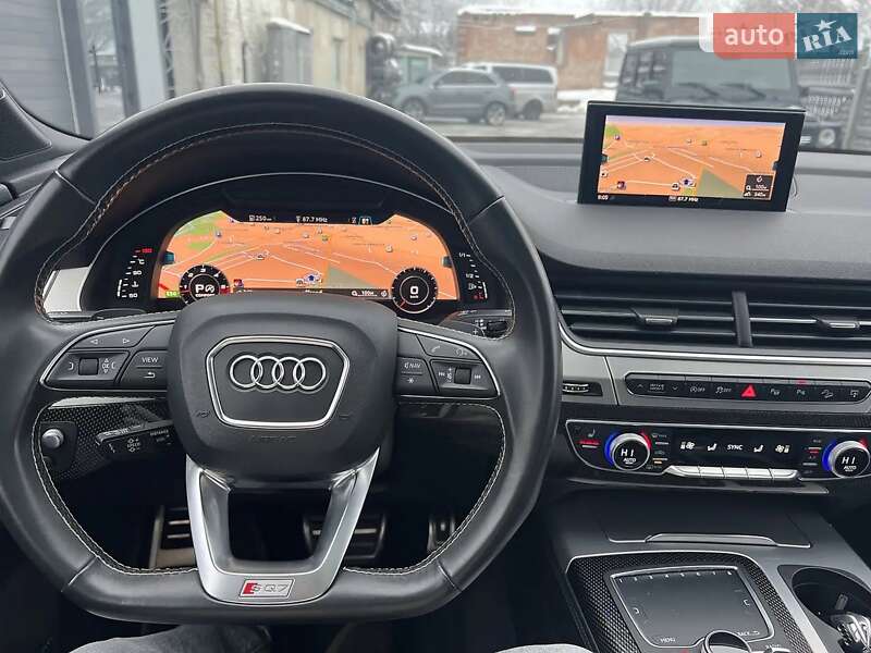 Позашляховик / Кросовер Audi SQ7 2017 в Вінниці